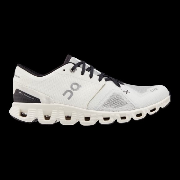 On Running Shoes - NEW IN BOX On - Cloud X 3 - White/Black